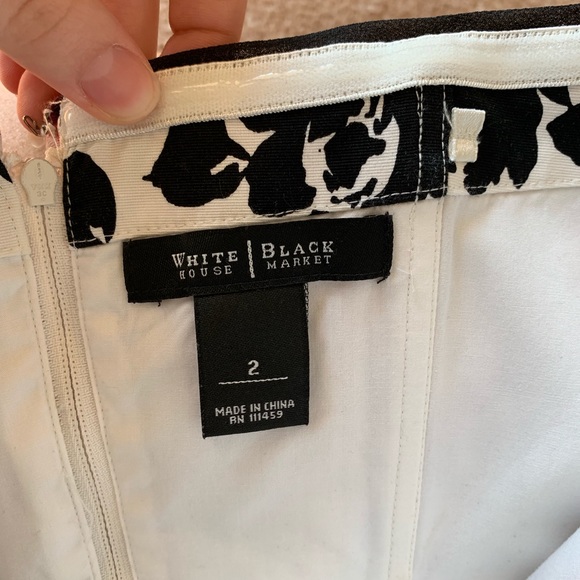 Flowered strapless top - Picture 3 of 3